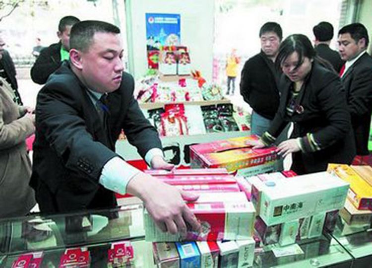 湖南长沙卷烟市场开展“3·15打假维权”系列行动（图）