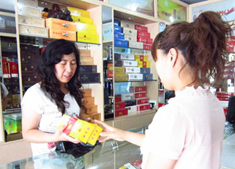 贵州毕节：开展站柜体验　提升服务水平（图）