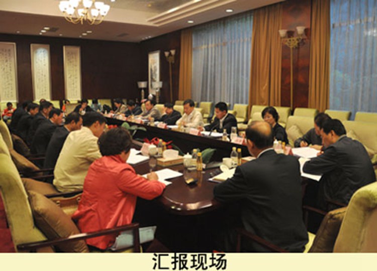 张保振：加强服务品牌建设　实现湖北烟草“卷烟上水平”（图）